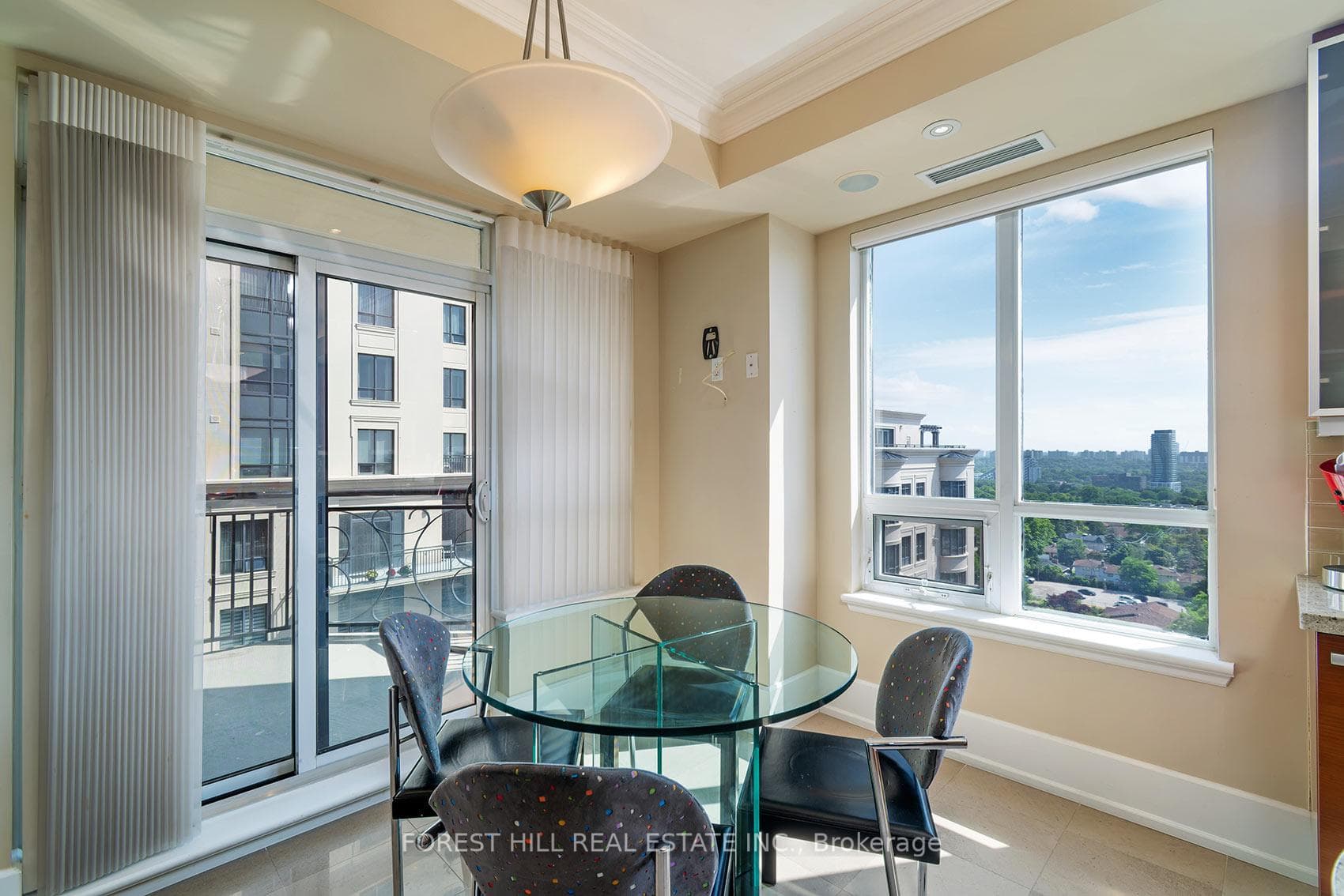 660 Sheppard Avenue Unit 1402 photo 17
