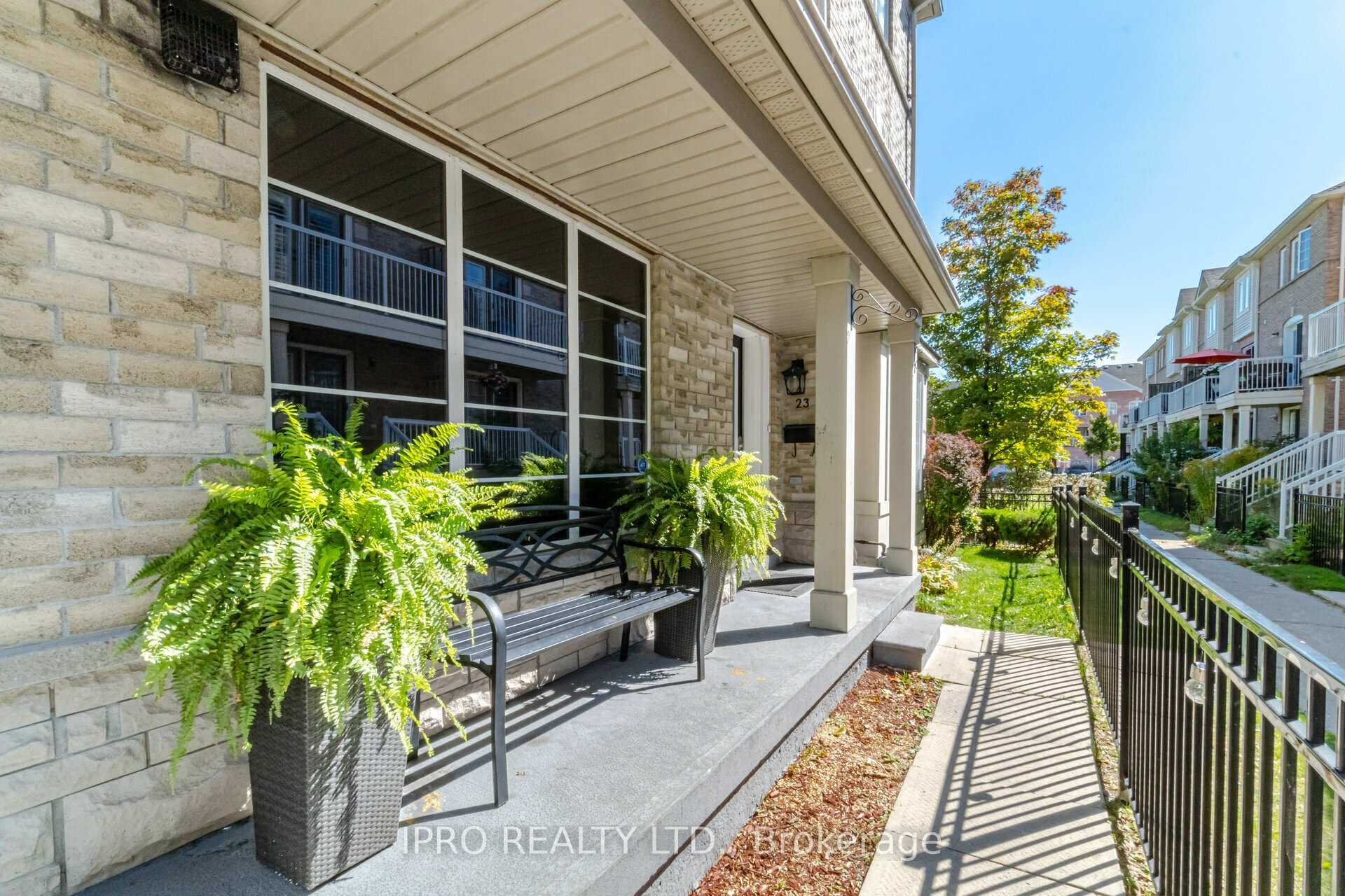23 Burnsborough Street photo 4