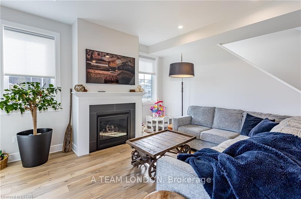 420 BREAKWATER Boulevard photo 11