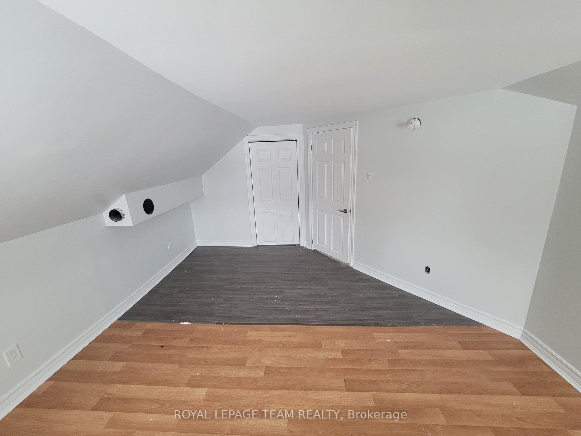 4961 Wellington Road photo 22