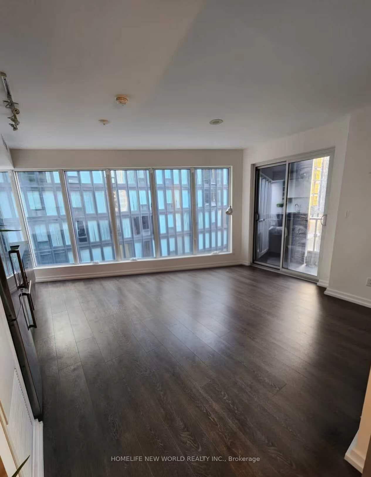 68 Shuter Street Unit 608 photo 2