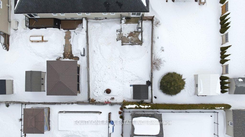 724 Des Merisiers Place photo 36
