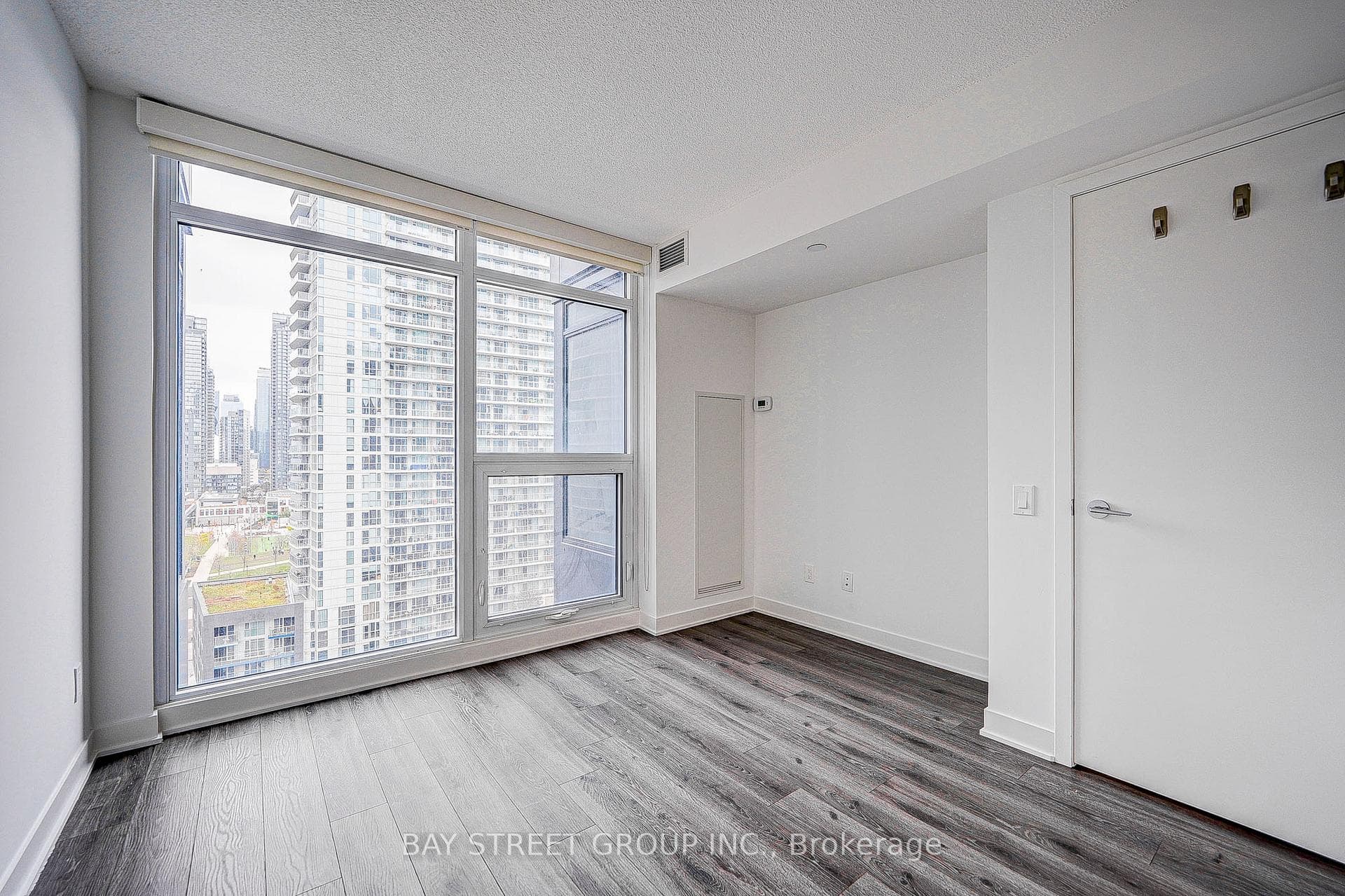 70 Queens Wharf Road Unit 1612 photo 31