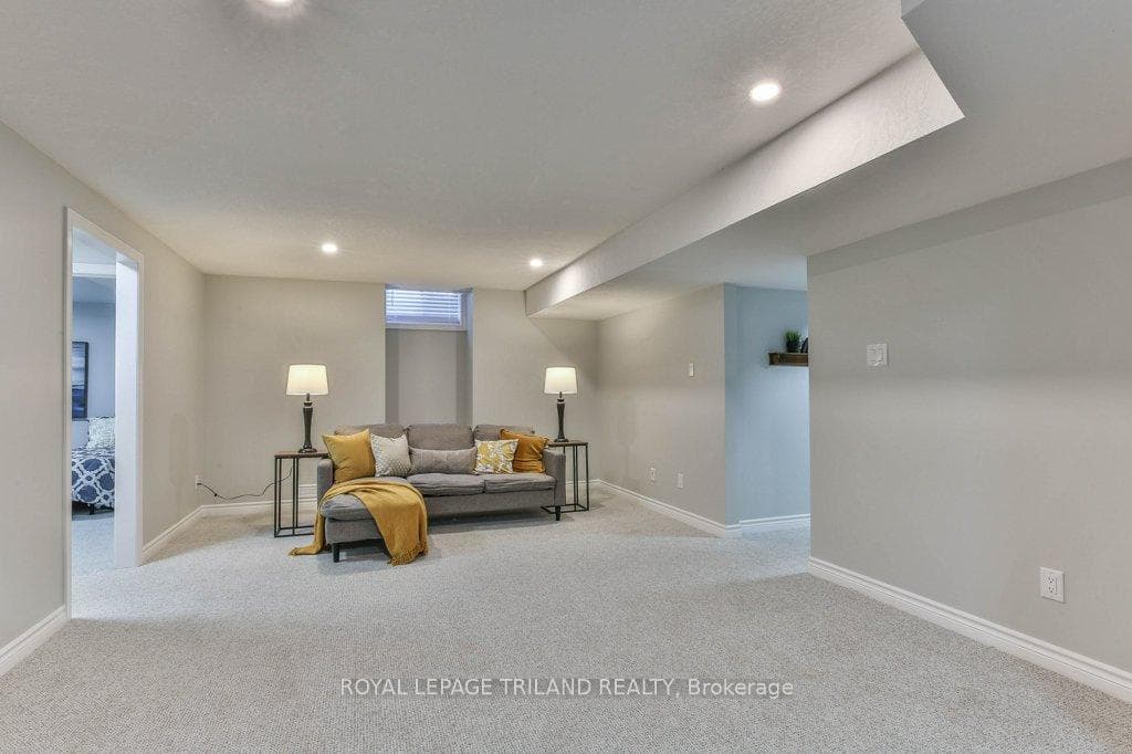 16 PINEHURST Drive photo 32