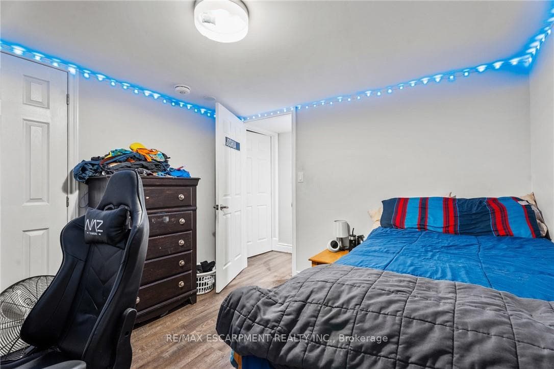 557 Lake Street photo 24