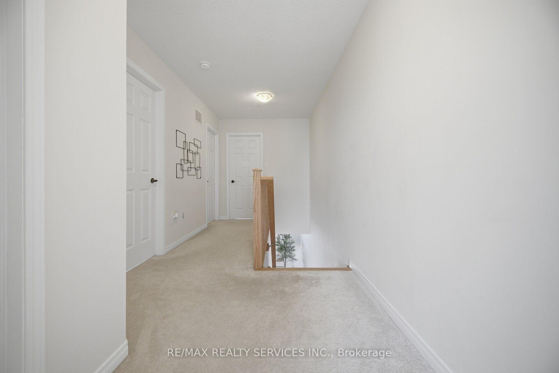 144 Baffin Crescent photo 24