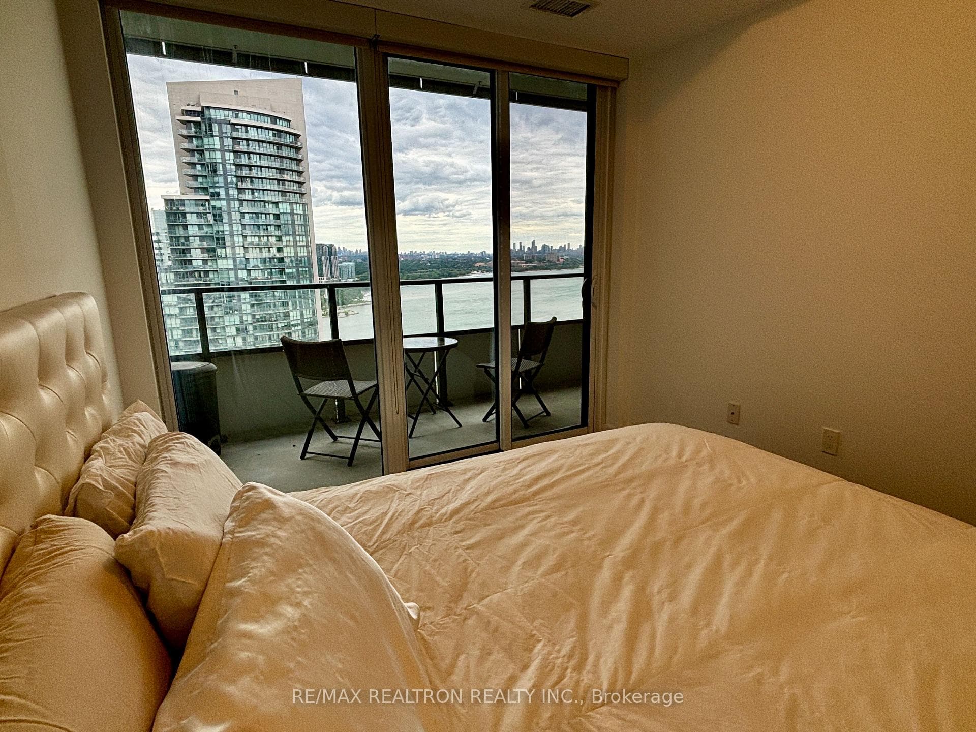 20 Shore Breeze Drive Unit 2605 photo 18