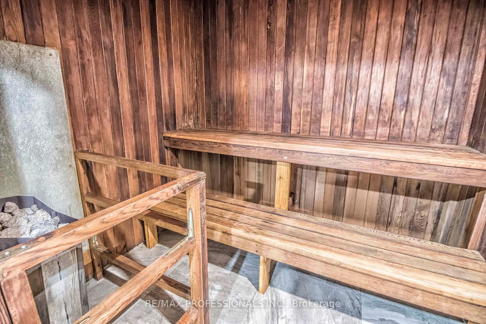 965 Inverhouse Drive Unit 608 photo 31