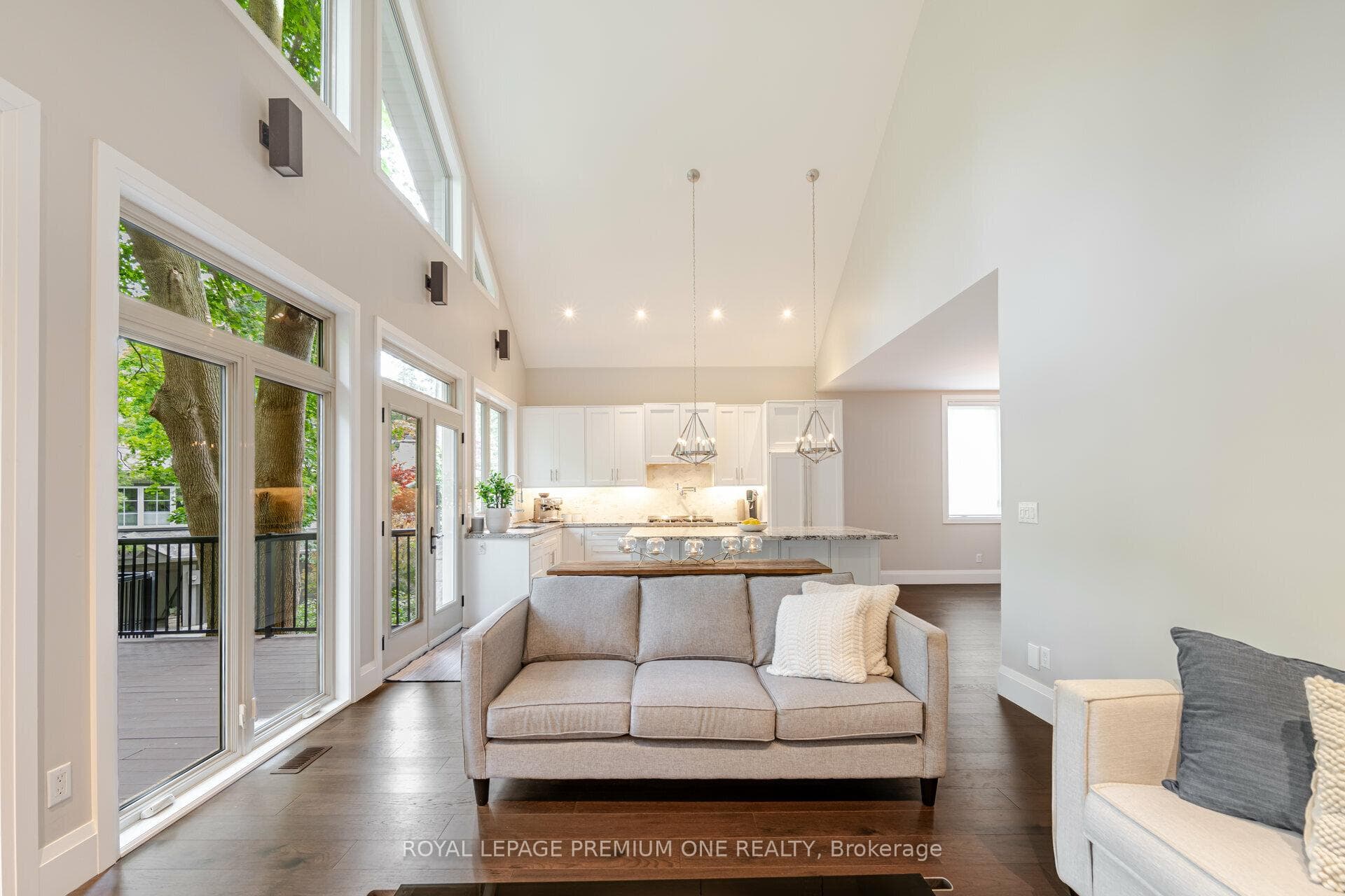 64 Park Avenue photo 16
