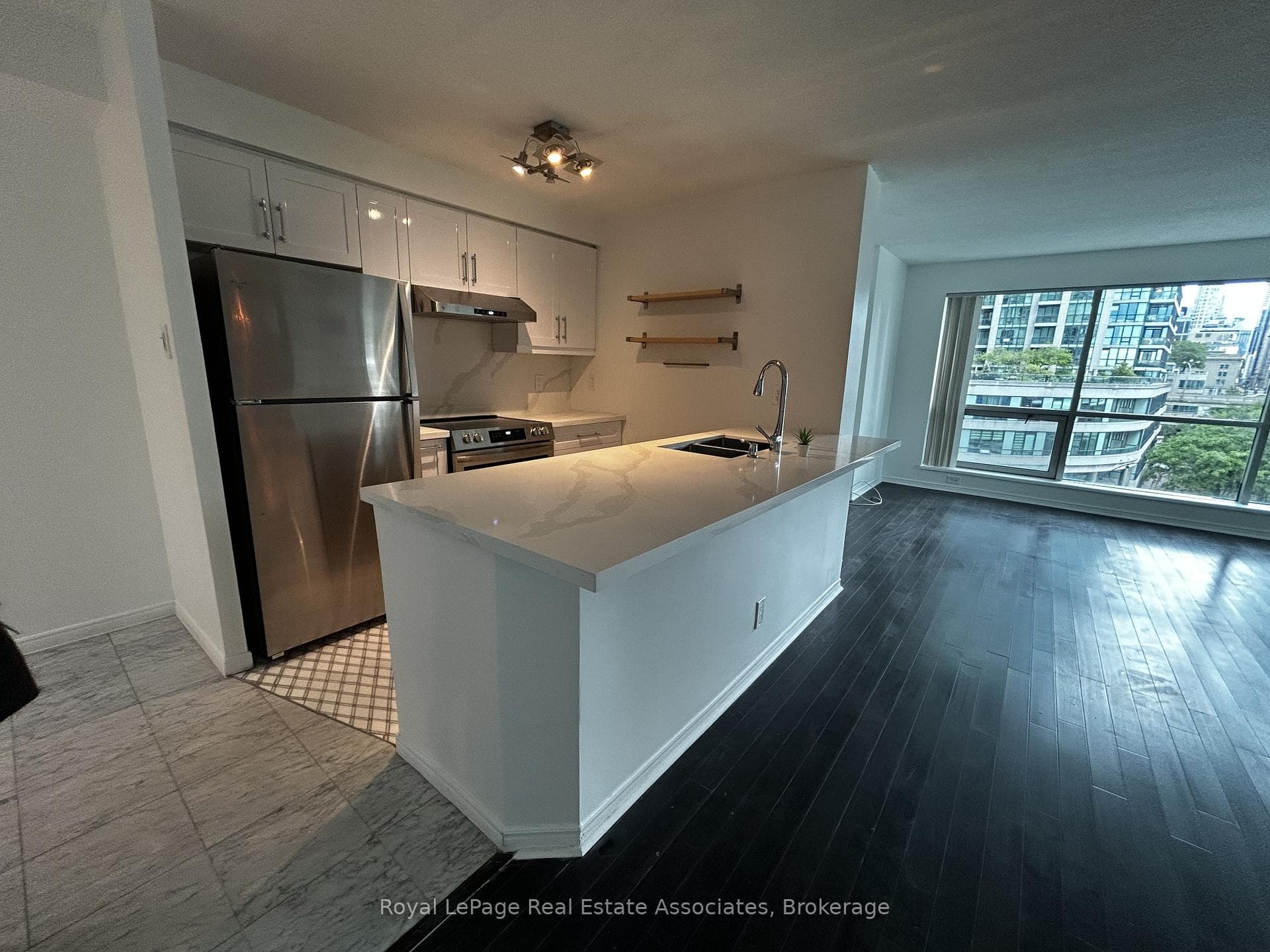 10 Yonge Street Unit 507 photo 2
