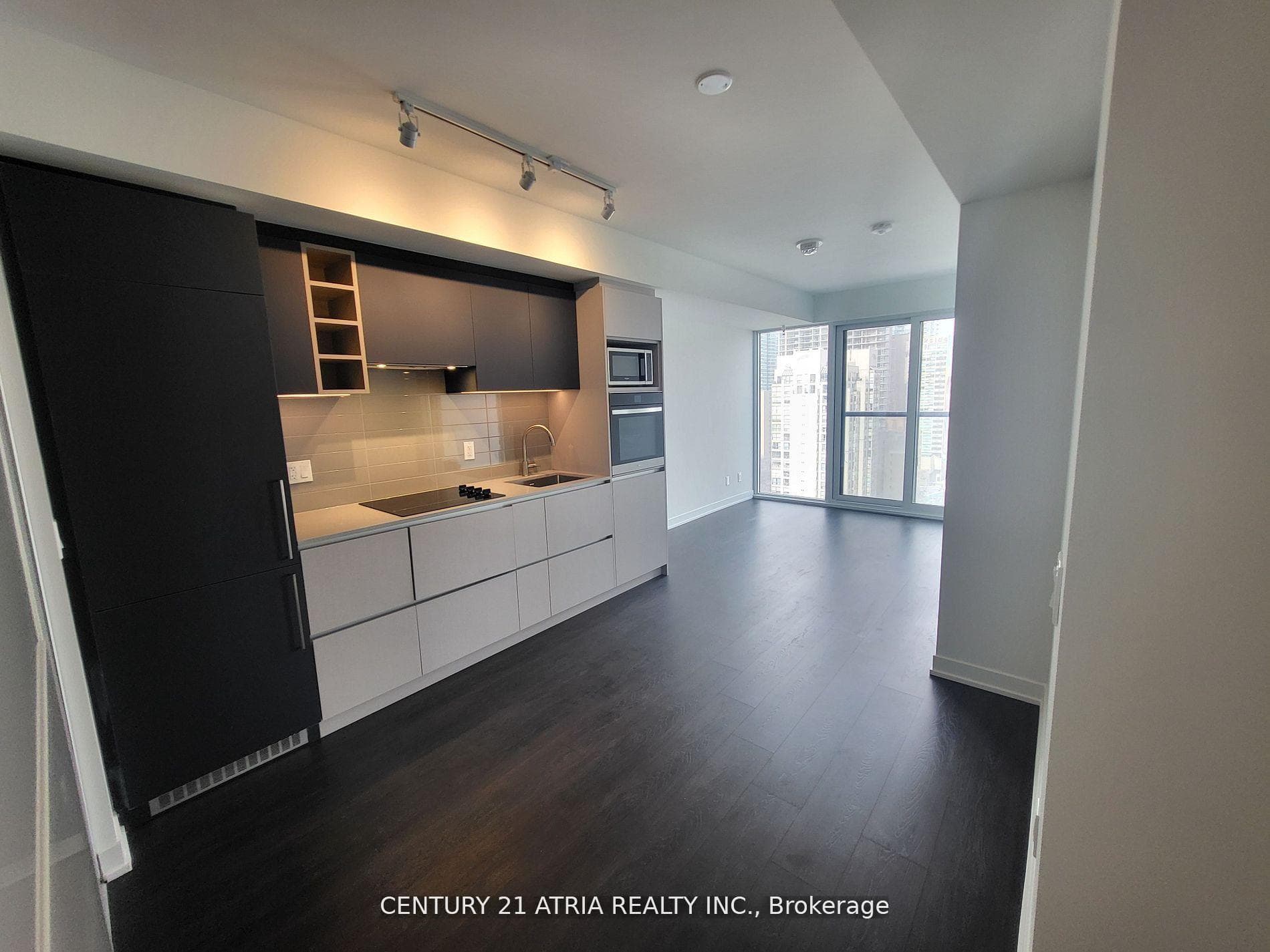 319 Jarvis Street Unit 1807 photo 4