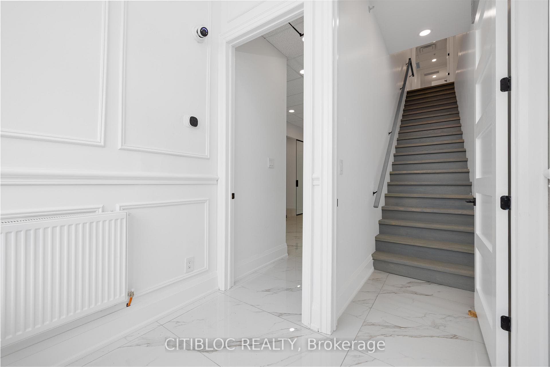 7003 Steeles Avenue Unit 12 / UPPER photo 3