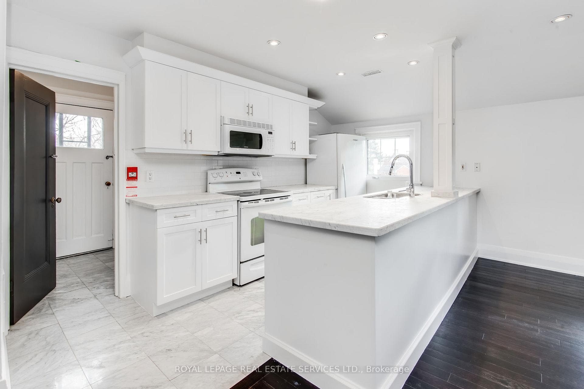 17 Rose Park Crescent Unit 3 photo 9