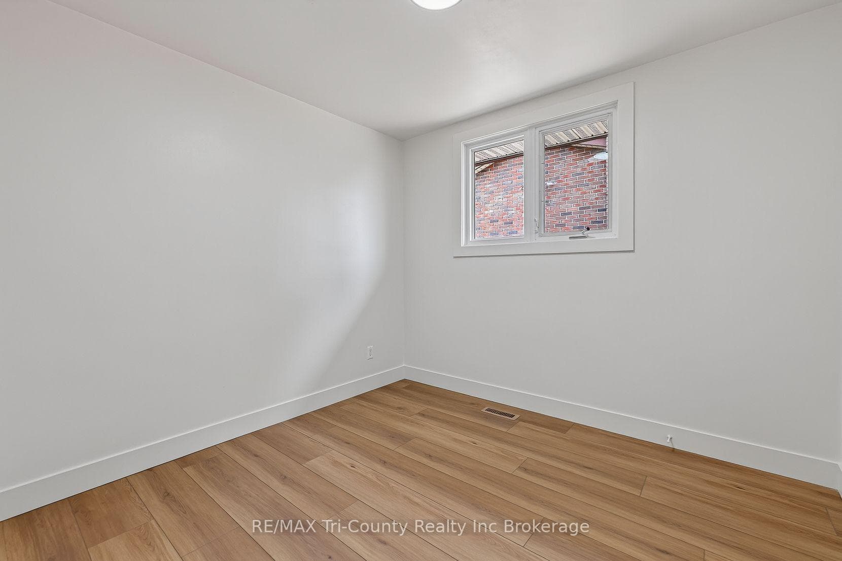 61 Airey Avenue photo 24