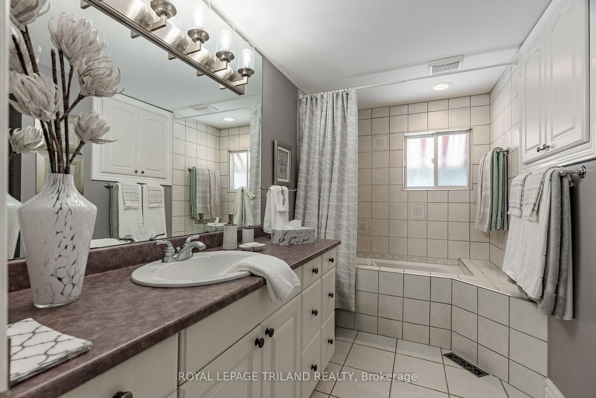 247 Delta Place photo 12
