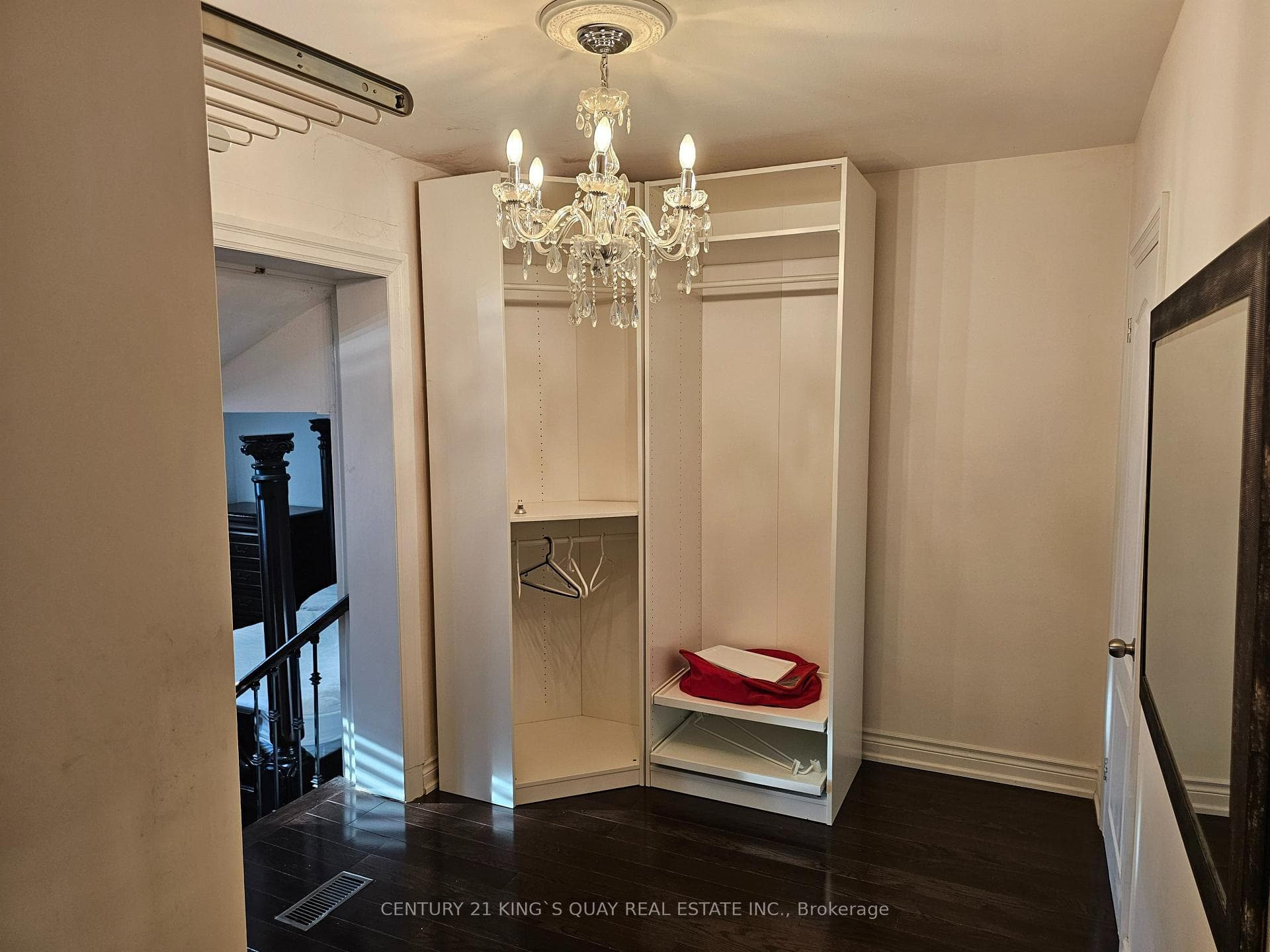 1062 Midland Avenue photo 6