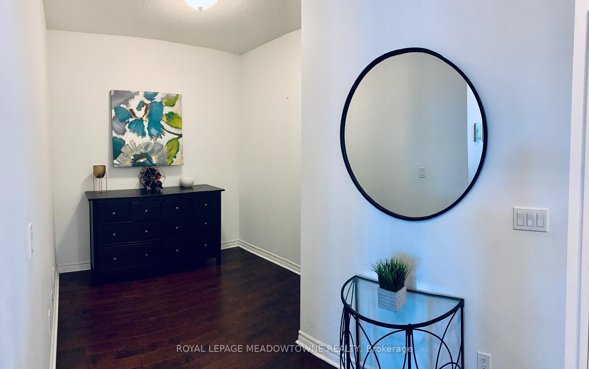 388 Prince Of Wales Drive Unit 1211 photo 3