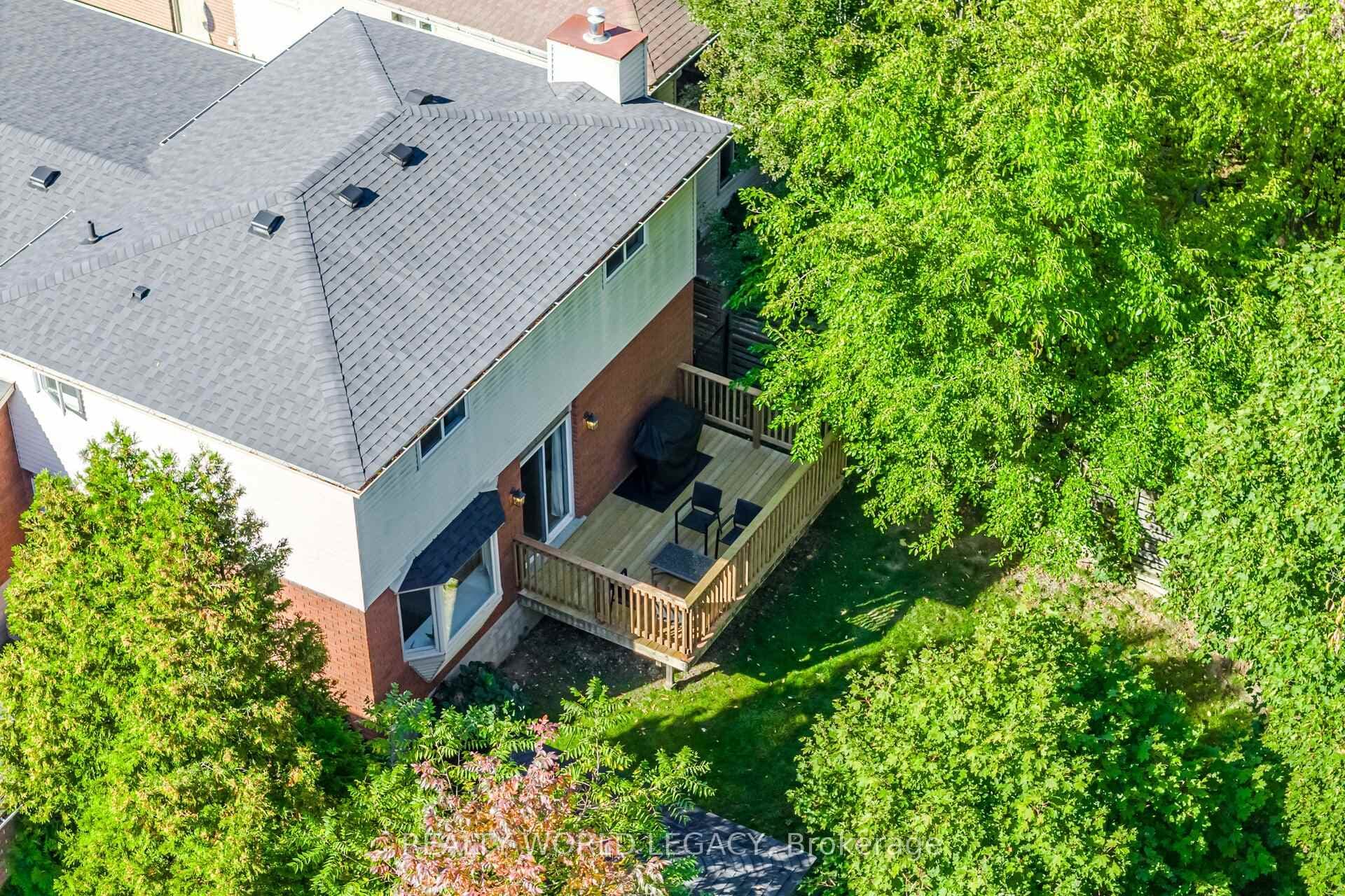 33 Morton Avenue photo 48
