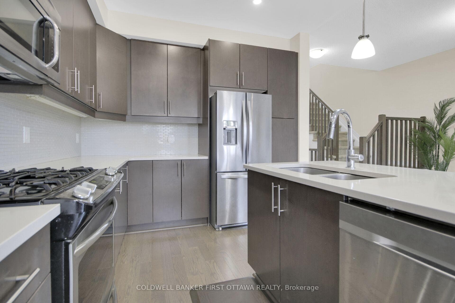 168 Hawkshaw Crescent photo 13