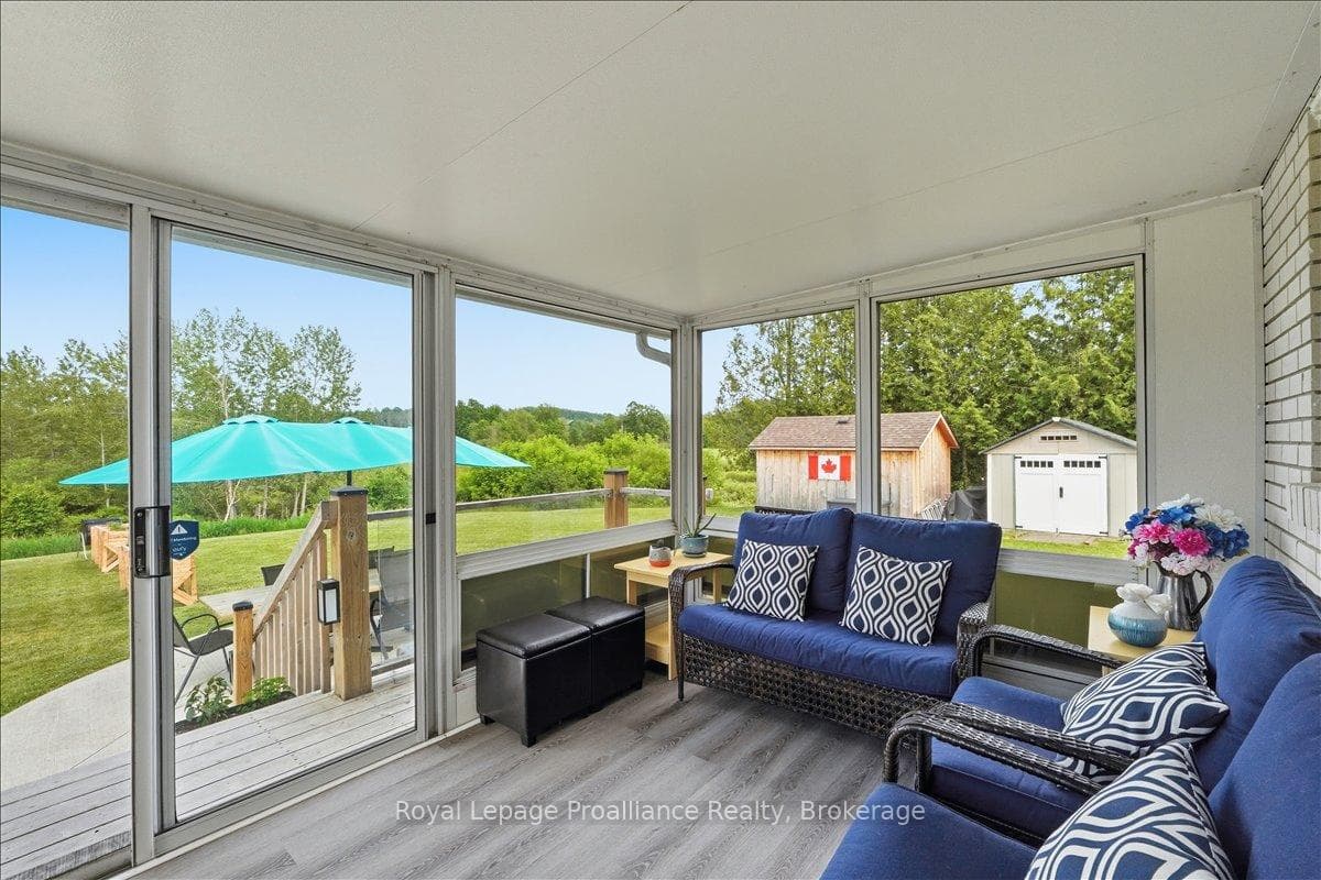 229 Henry Street photo 34