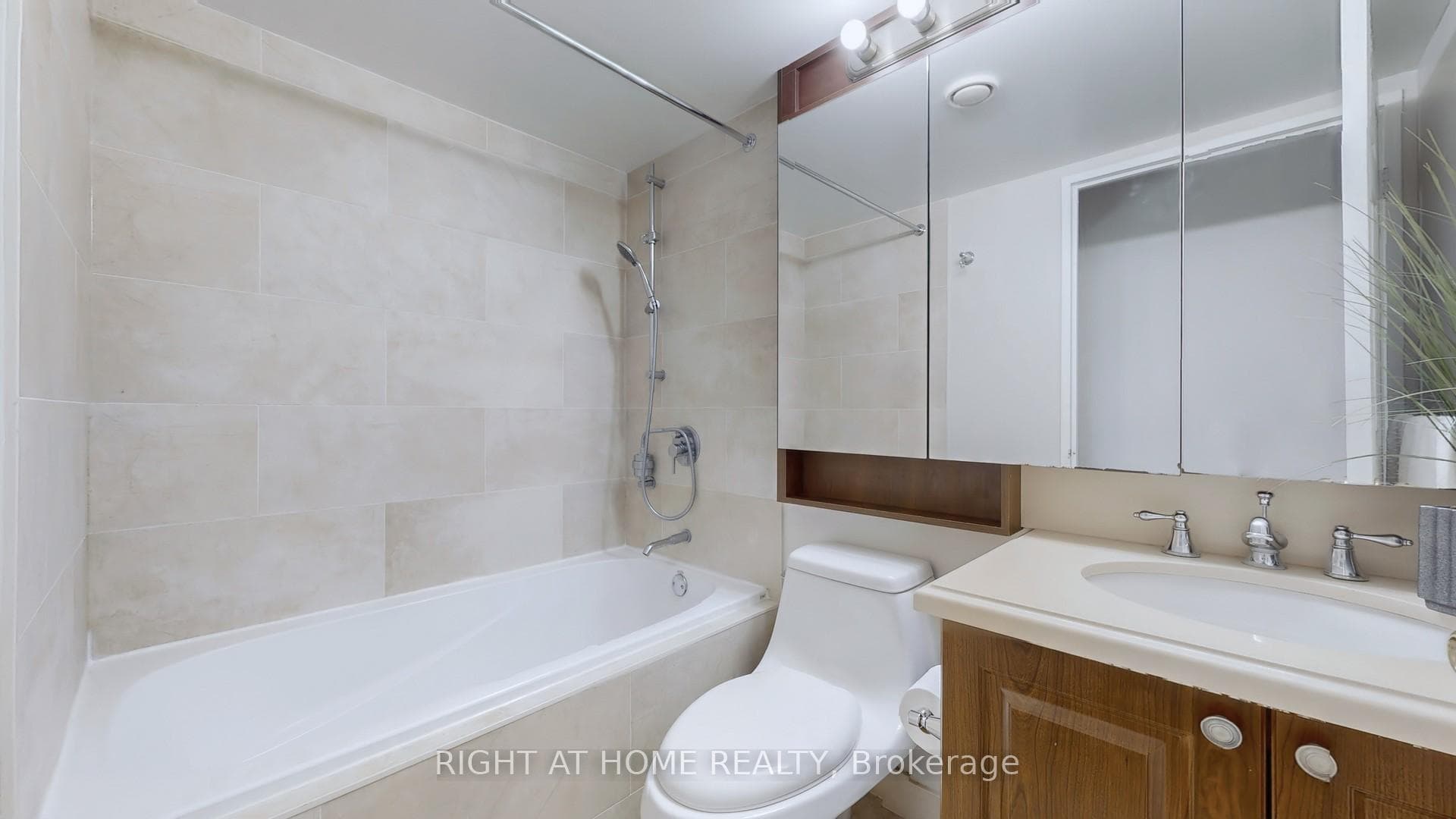 18 Parkview Avenue Unit 906 photo 20