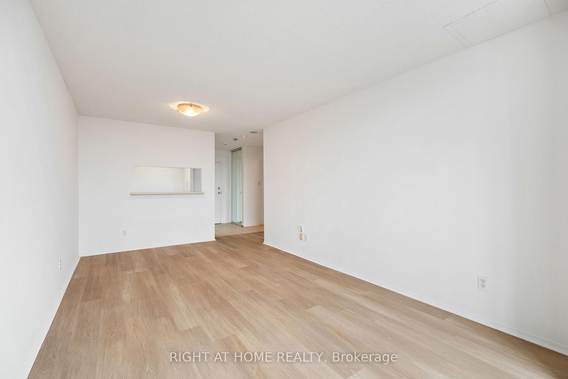 1470 Midland Avenue Unit 203 photo 7