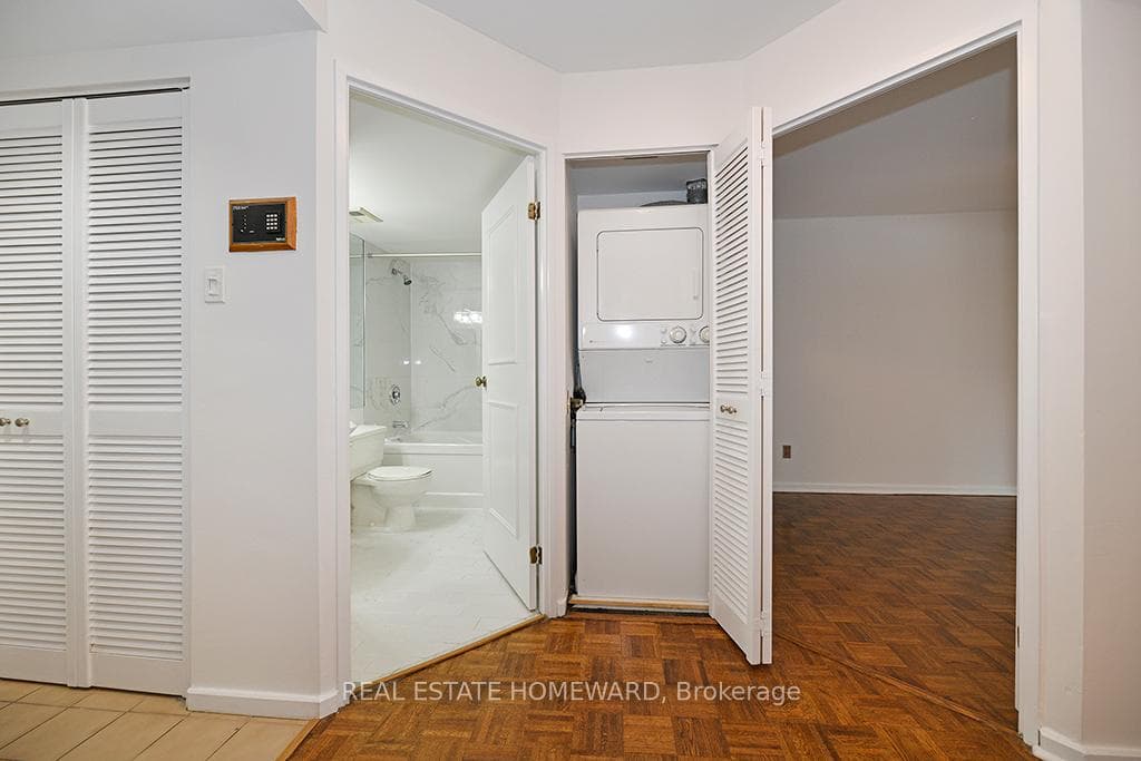 60 Homewood Avenue Unit 301 photo 9