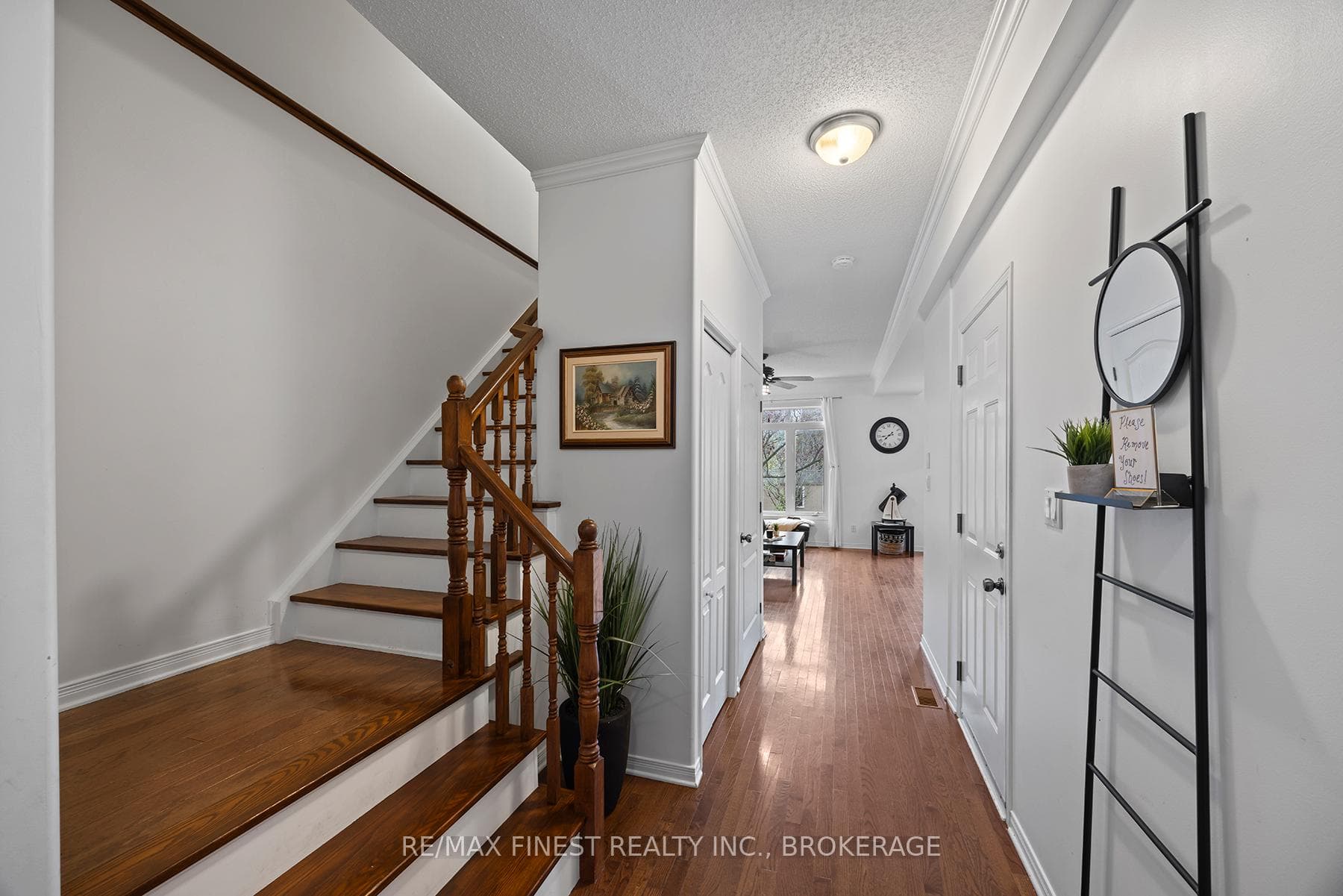 430 Laura Avenue photo 6