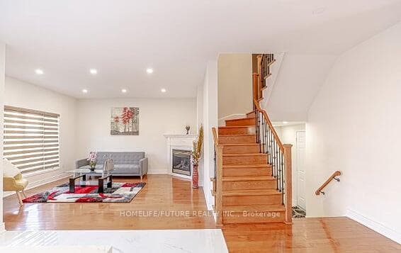 27 Appleview Road Unit Main photo 13