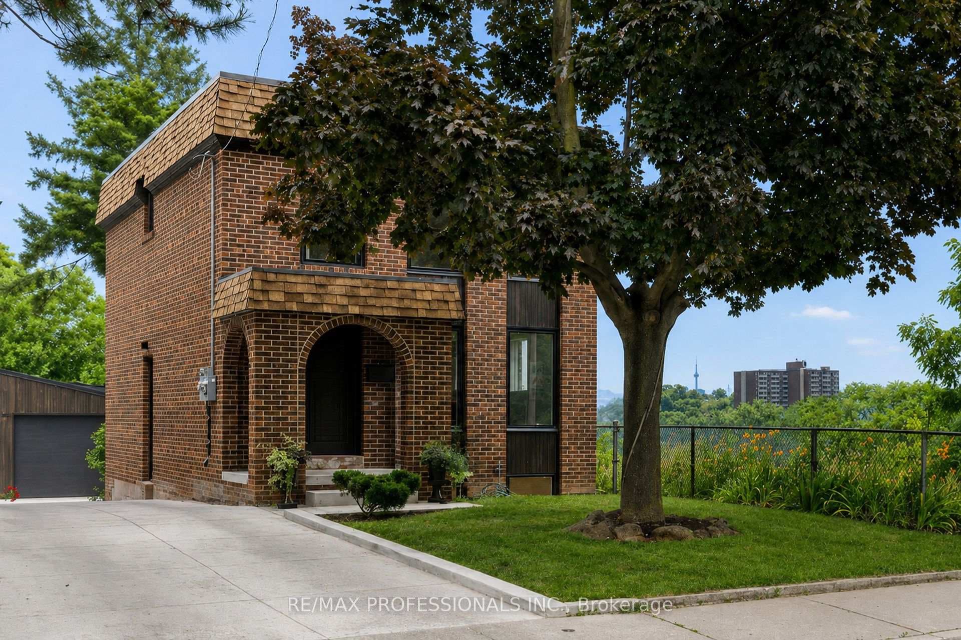 19 Arnold Avenue photo 2