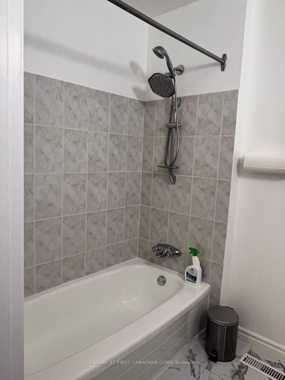 12 Wenlock Crescent photo 14