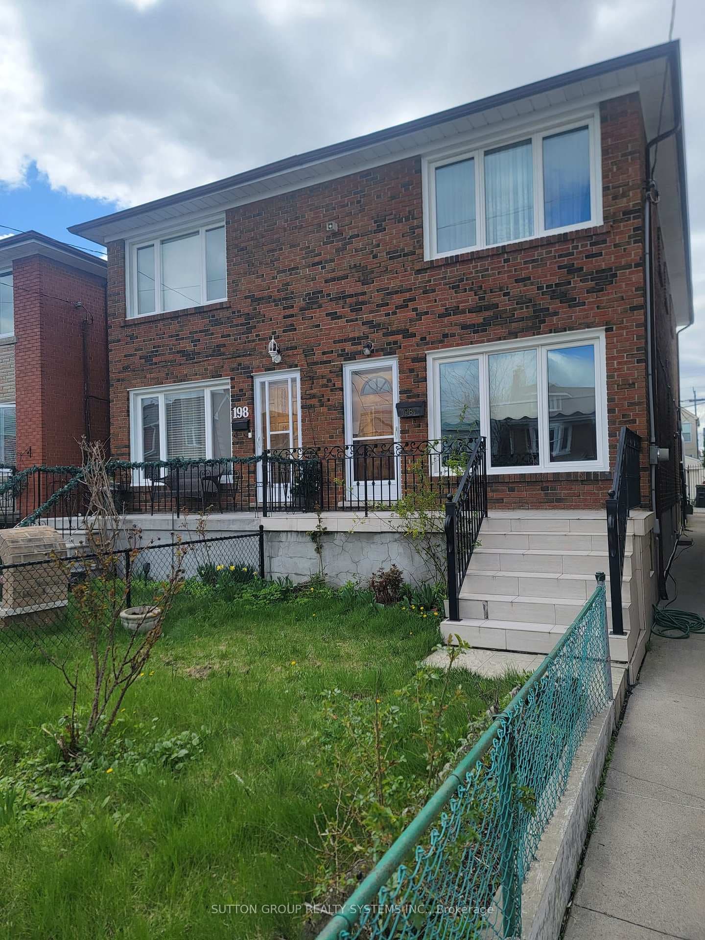 198A Boon Avenue Unit Bsmt photo 3