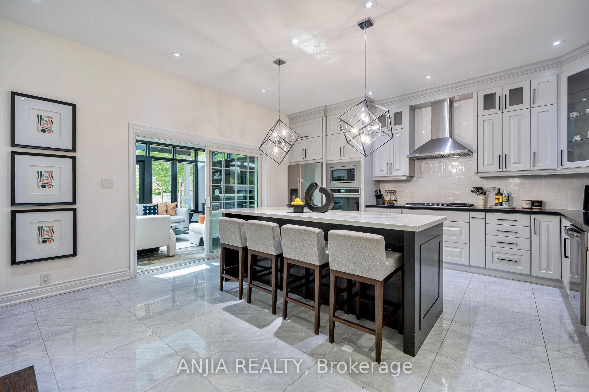 40 Windridge Drive photo 15