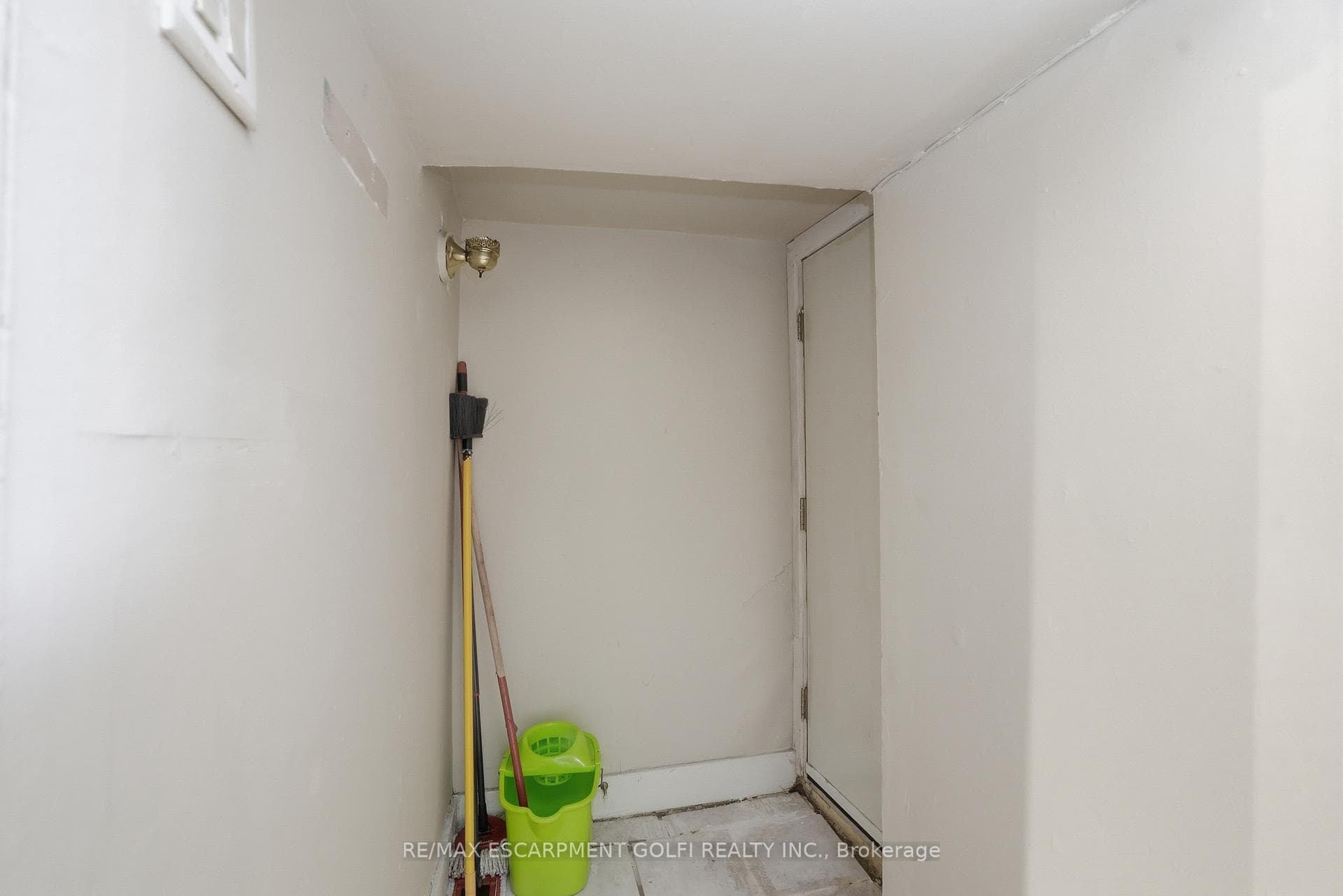 211 West Avenue photo 16