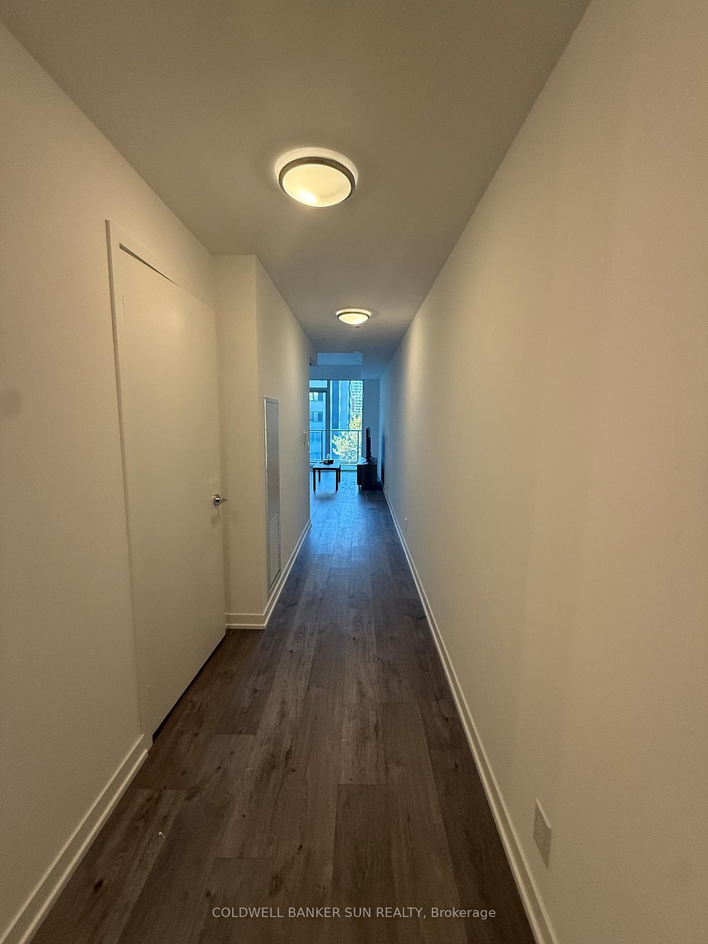 285 Dufferin Street Unit 302 photo 5