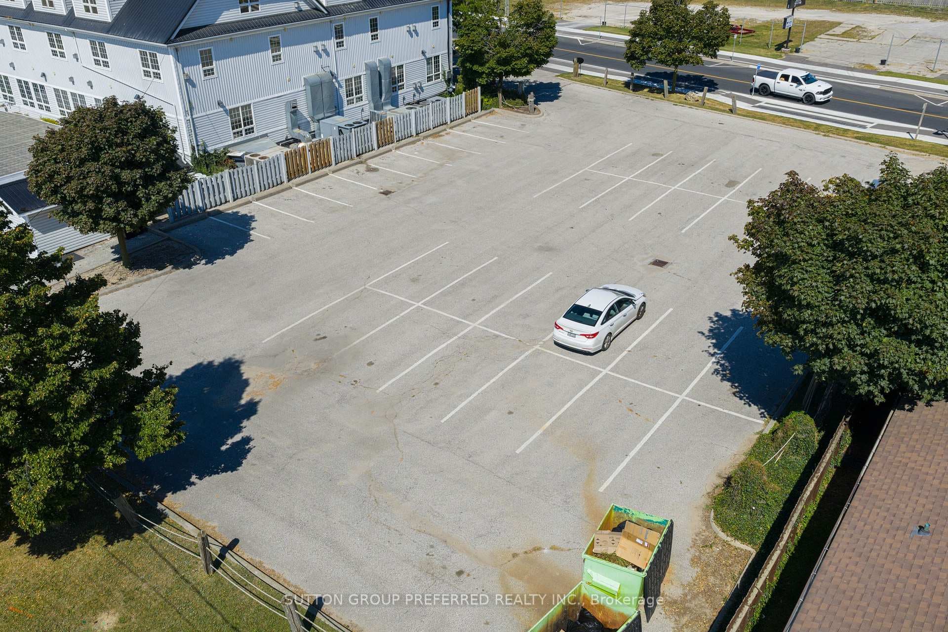388 Erie Street photo 25