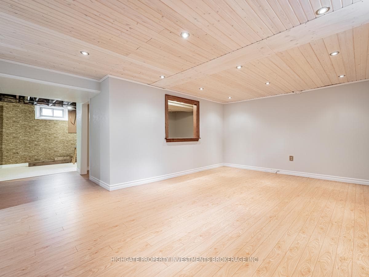82 Ravenscrest Drive photo 17