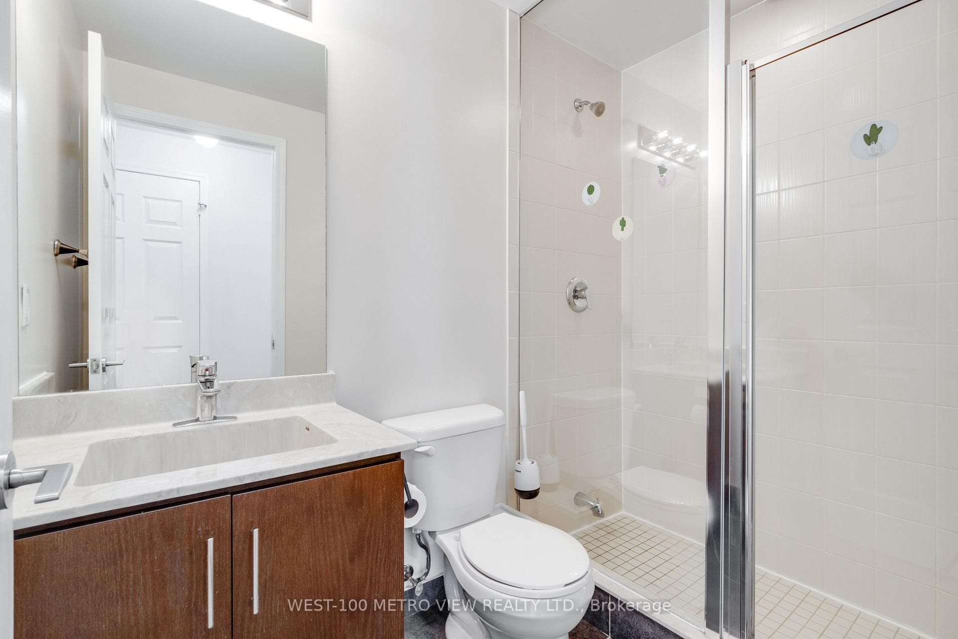15 James Finlay Way Unit 710 photo 12