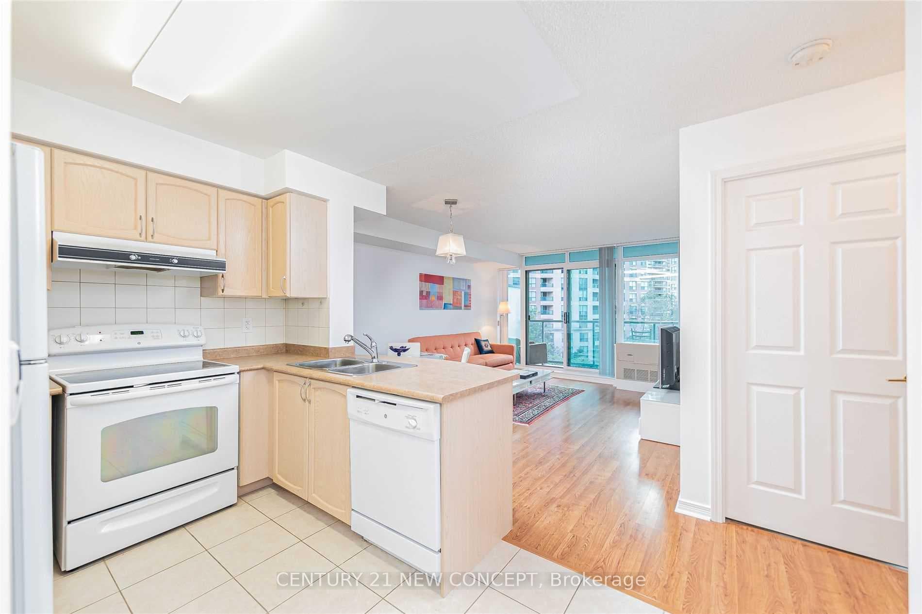 5500 Yonge Street Unit 409 photo 11
