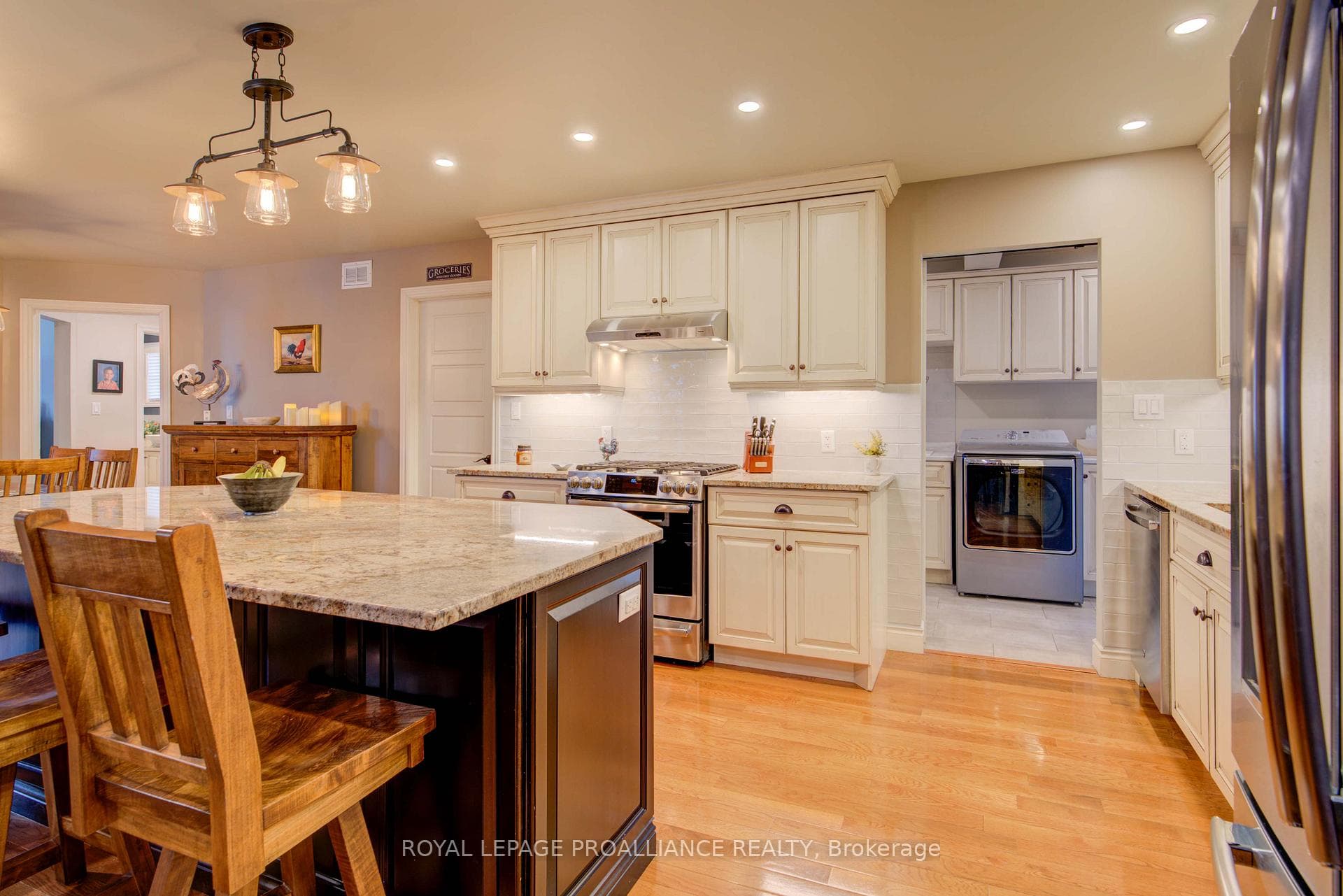 1086 Prince Street photo 13