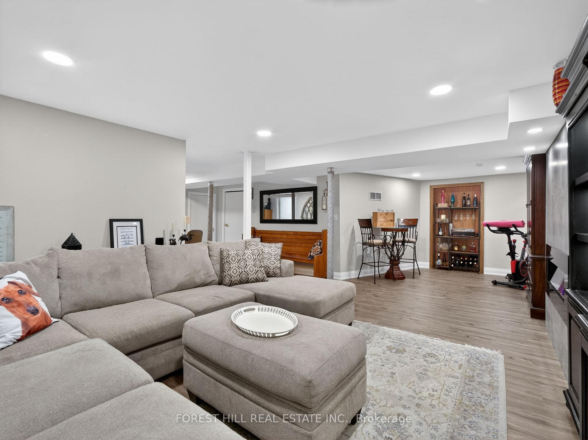 103 Eleanor Circle photo 38