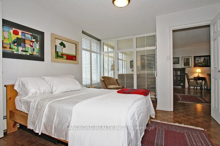 30 Wellington Street Unit 1606 photo 15