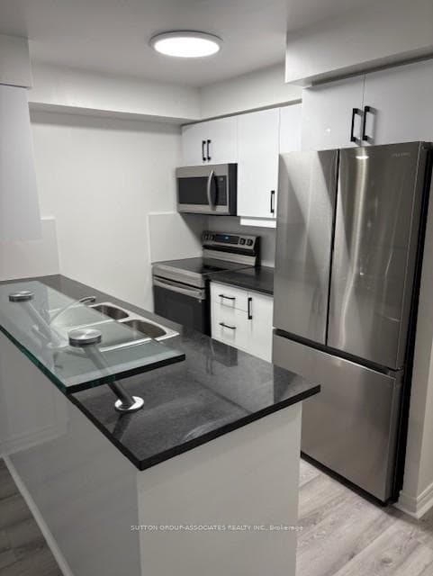 70 High Park Avenue Unit 1406 photo 2