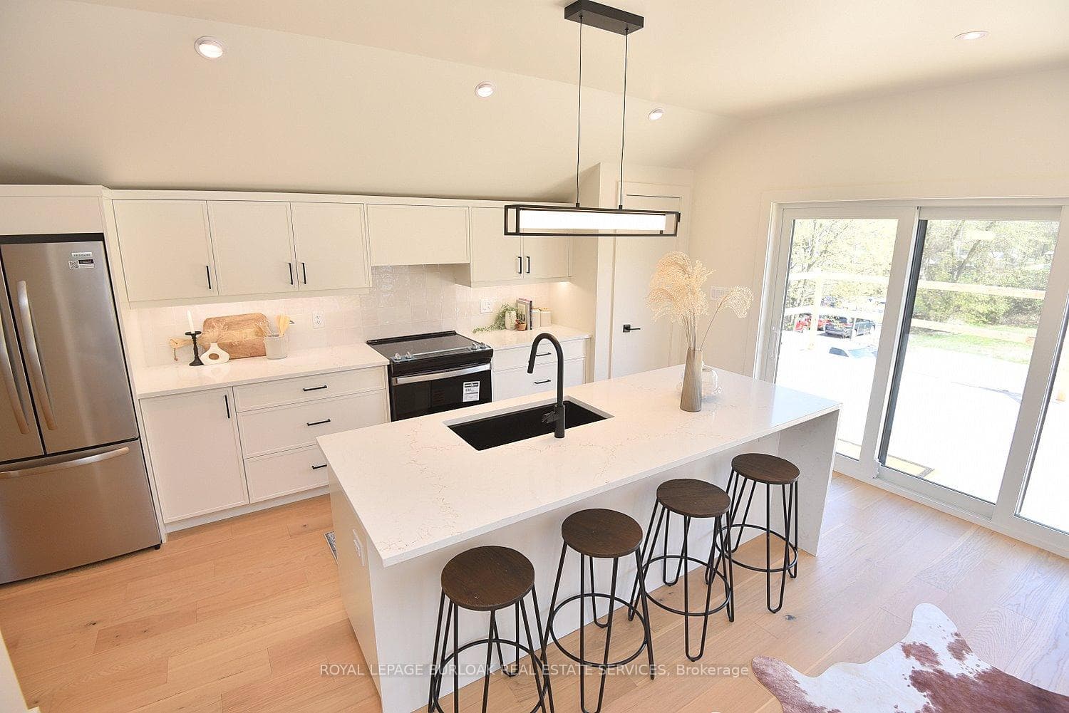 284 Wilson Street Unit 202 photo 13