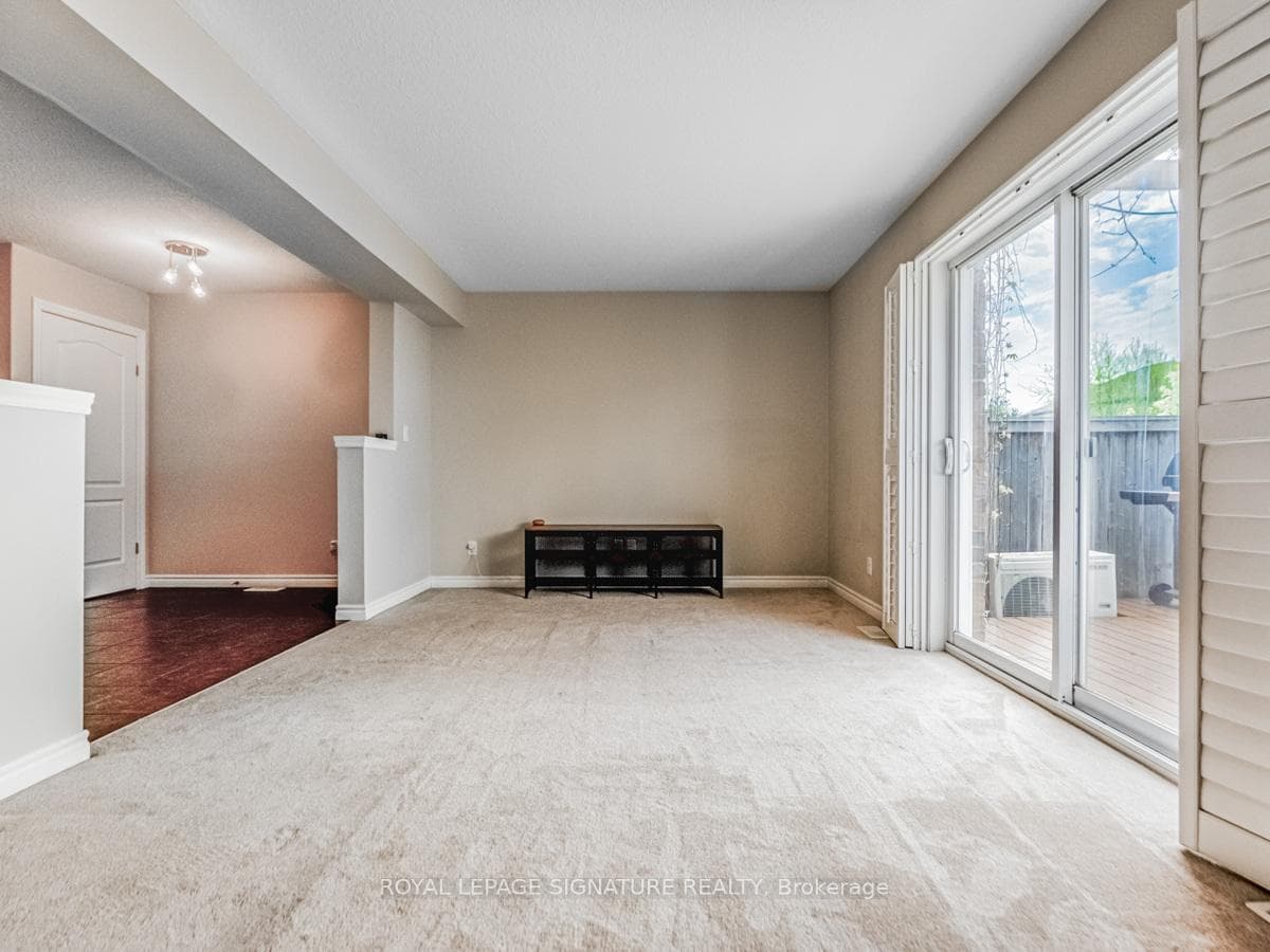 18 Couling Crescent photo 3