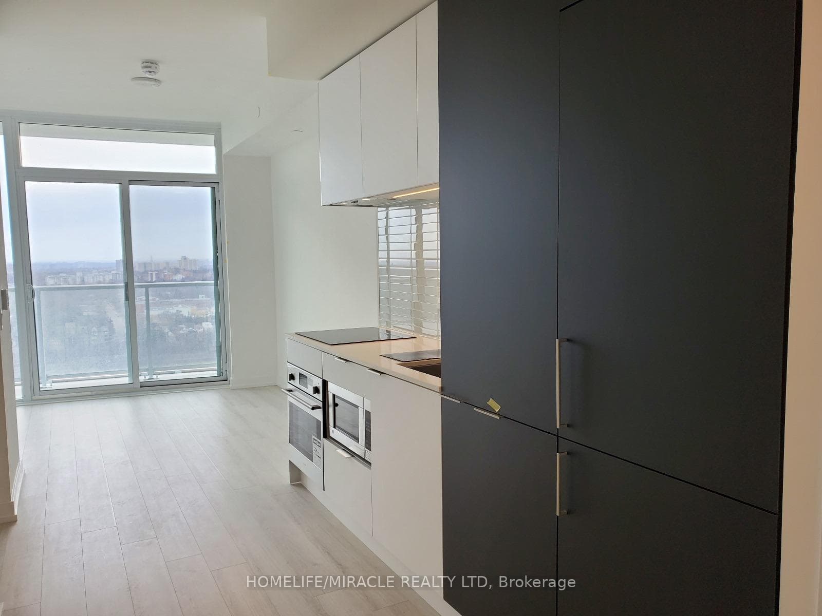 33 Helendale Avenue Unit 2411 photo 7