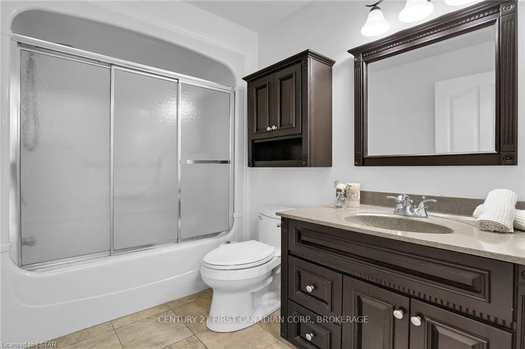 19 SYDENHAM Drive photo 29