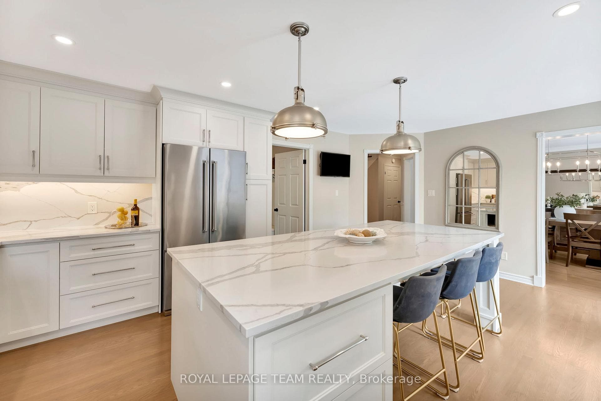 Gourmet Kitchen with sit around quartz island