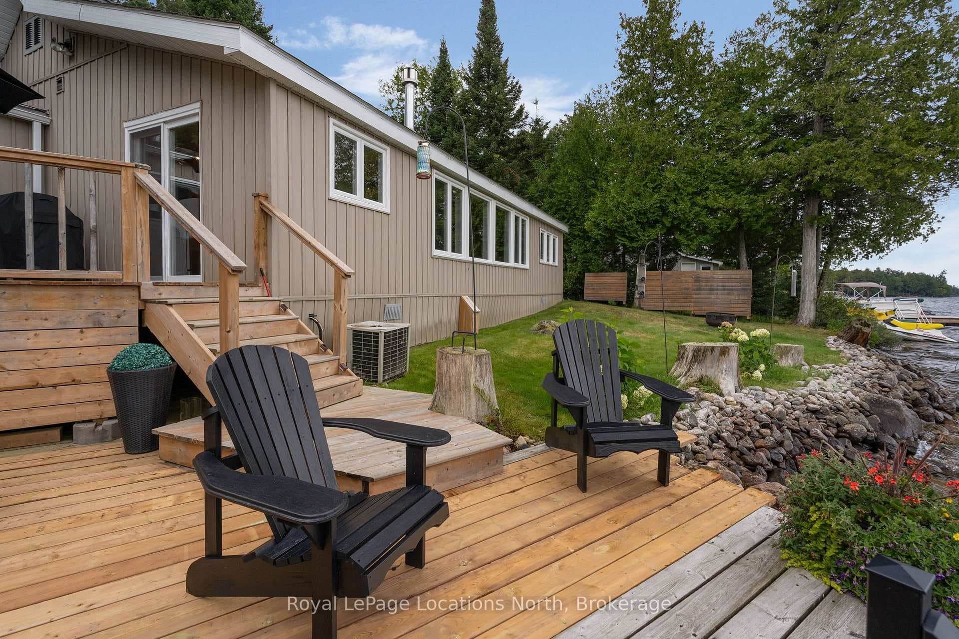 Rear lower deck - Staged