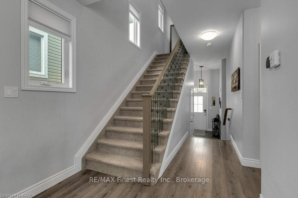 216 PRATT Drive photo 8